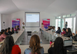 Capacita SMDIF Puebla a funcionarios en primeros auxilios emocionales