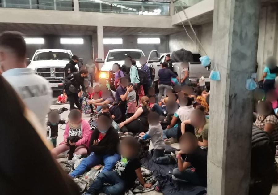 Capturan a 6 traficantes de personas y rescatan a 186 migrantes en Puebla