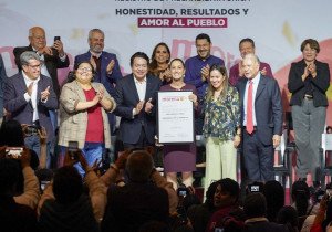 Claudia Sheinbaum se registra como precandidata presidencial de la 4T