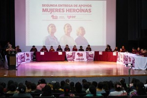 Con Tonantzin Fernández, las mujeres cholultecas reciben apoyo para fortalecer su autonomía y empoderamiento