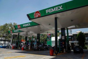 Sheinbaum busca estabilizar el precio de la gasolina magna en 24 pesos