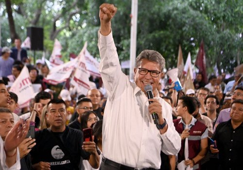 Ricardo Monreal presenta propuestas para eliminar barreras que generan la desigualdad