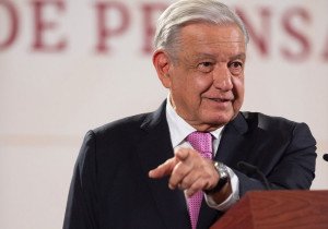 AMLO acusa a ministros de la Corte de proteger a fiscal de Morelos