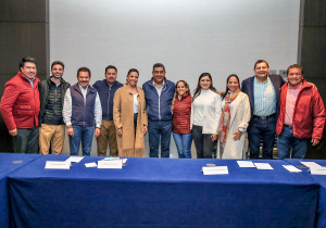 Se reúne Sergio Salomón con los siete aspirantes a coordinar la 4T en Puebla