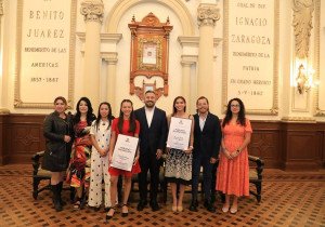 Gobierno municipal reconoce a dos jóvenes deportistas como “Poblanas Distinguidas”