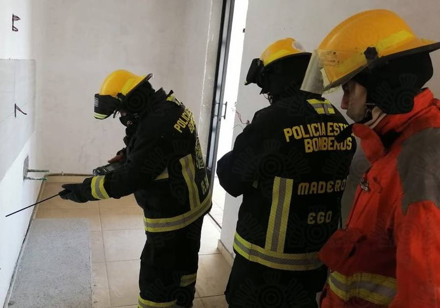 Analizan riesgo en edificio afectado por explosión en Coronango