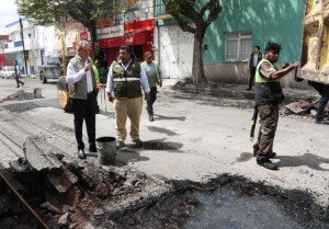 Mantiene Pepe Chedraui acciones de bacheo para fortalecer la movilidad urbana en la capital poblana