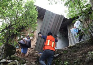 Reciben apoyos indígenas de Pahuatlán y Tlacuilotepec