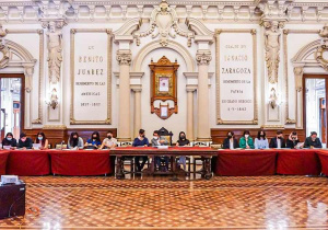 Conocen universitarios el Cabildo de Puebla