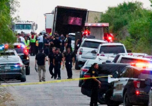 Investigan si hay poblanos muertos en tráiler de Texas