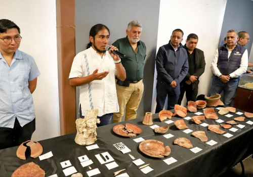 Presentan vestigios arqueológicos hallados en las obras de rehabilitación de calles en el centro de San Andrés Cholula