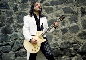 Murió Lino Nava, guitarrista de La Lupita, tras una larga batalla contra el cáncer