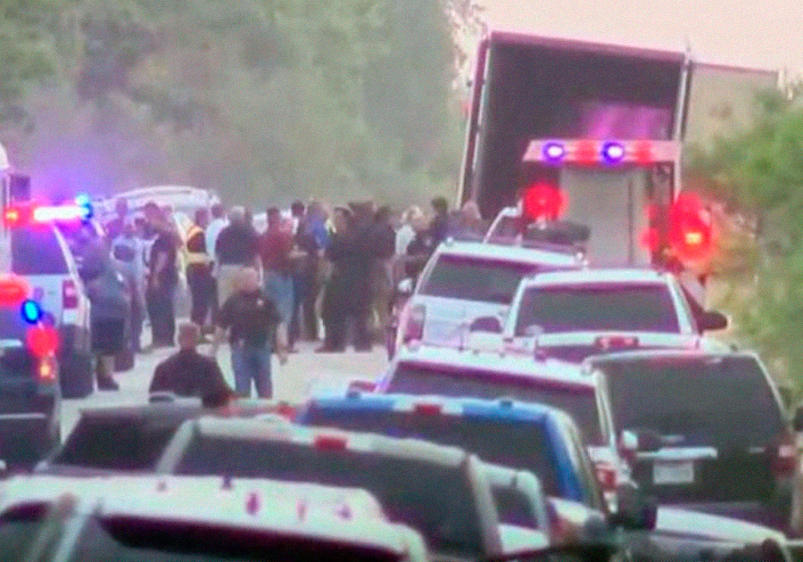 Al menos 46 cuerpos de migrantes son hallados en un tráiler en Texas