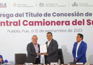 Entregan concesión por 30 años de la Central Camionera del Sur de Puebla