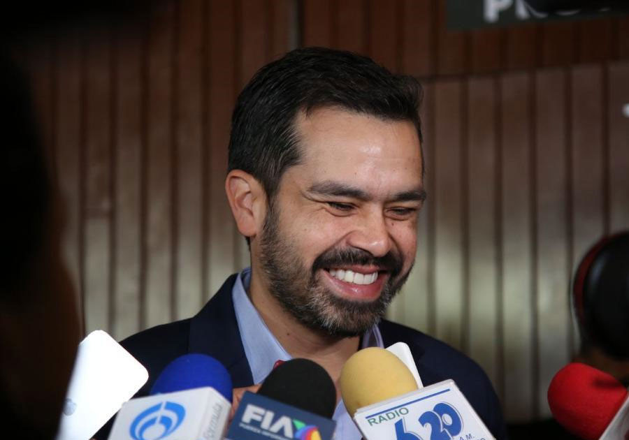 Celebra AMLO designación de Álvarez Máynez como precandidato presidencial de MC