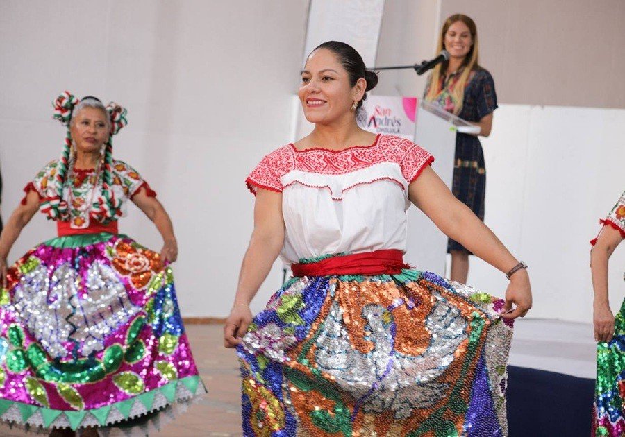 Impulsa Lupita Cuautle la identidad cultural con Ballet Folclórico Municipal