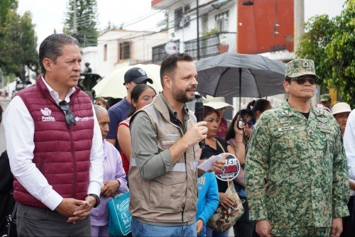 Entrega Pepe Chedraui rehabilitación vial en la Junta Auxiliar Ignacio Zaragoza, con el Tren Capitalino de Pavimentación