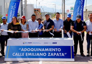 Inaugura Mundo Tlatehui adoquinamiento de la calle Emiliano Zapata en Tlaxcalancingo
