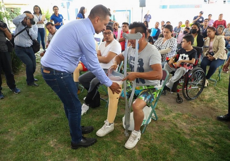 DIF San Andrés Cholula entrega 15 prótesis y 7 ortesis a través del programa Cambiando Vidas   