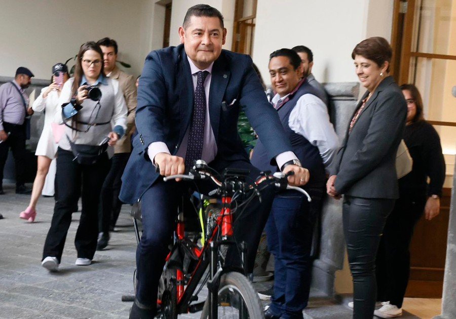 Puebla se alista para la electromovilidad, refrenda Armenta