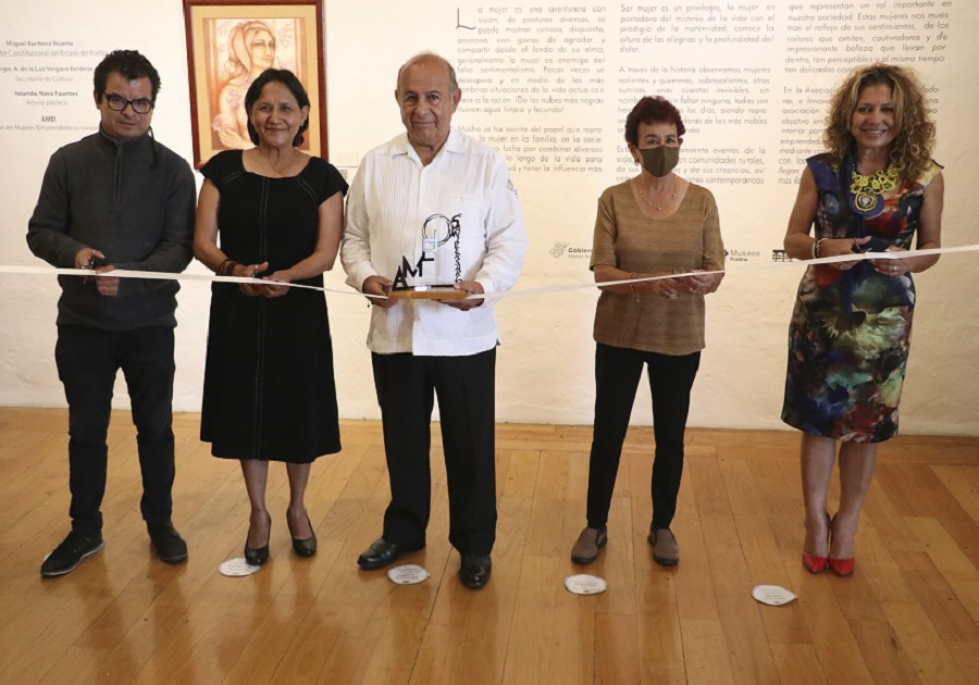 Inaugura Cultura exposición “Mujeres Pilares de la Sociedad: su entorno y sus creencias”