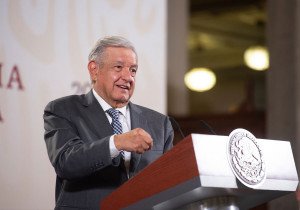 López Obrador rechaza persecución política contra Felipe Calderón