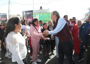 Entrega Pepe Chedraui obras de pavimentación en la Junta Auxiliar de San Jerónimo Caleras