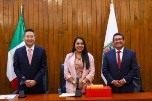 Fortalece Tonantzin Fernández lazos culturales con China mediante exposición fotográfica en San Pedro Cholula