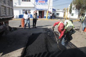 Continúa Pepe Chedraui con supervisión a trabajos de bacheo por diferentes zonas de la ciudad
