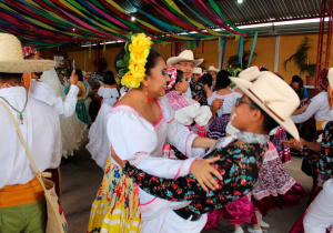 Derroche de alegría en Huaquechula, en la celebración a la Santa Cruz