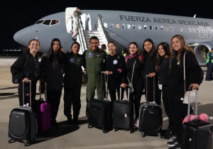 Aterrizan en México aviones con mexicanos repatriados de Israel