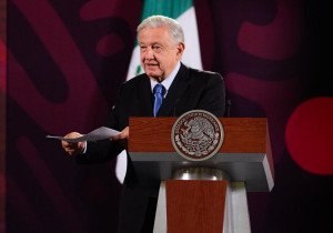 AMLO acusa ilegalidad en recurso del PAN contra mayoría calificada de la 4T