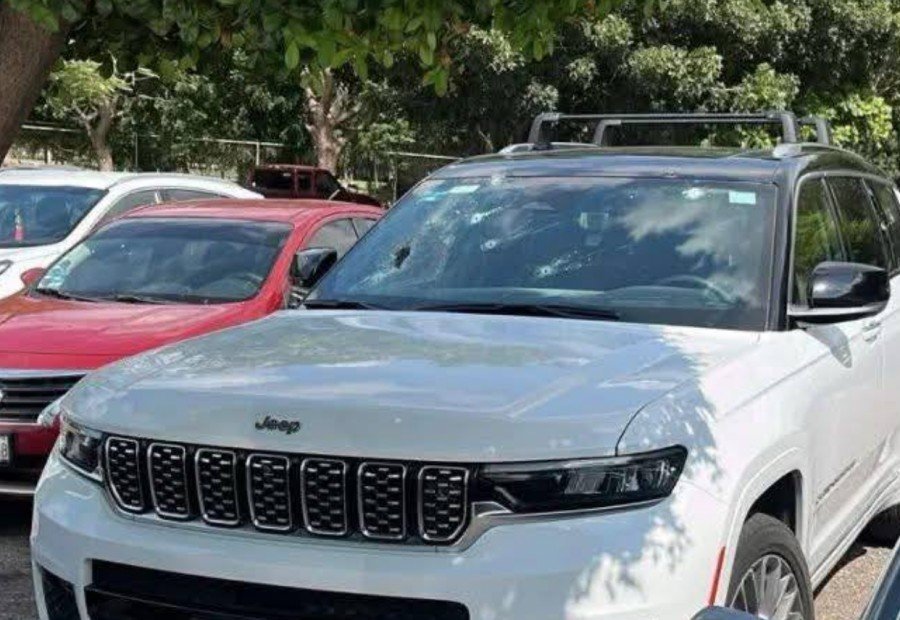 Atacan en Culiacán camioneta donde viajaba nieta del gobernador Rubén Rocha Moya