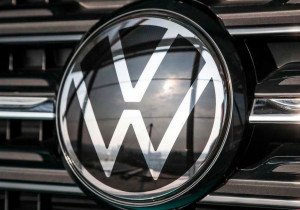 Ofrecen bases a sindicalizados de VW a días de votación de salario