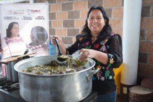 Impulsan floricultura y valor agregado en Atlixco con acompañamiento al campo poblano