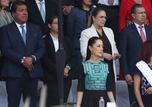 Claudia Sheinbaum estuvo en el desfile del 5 de mayo en Puebla 