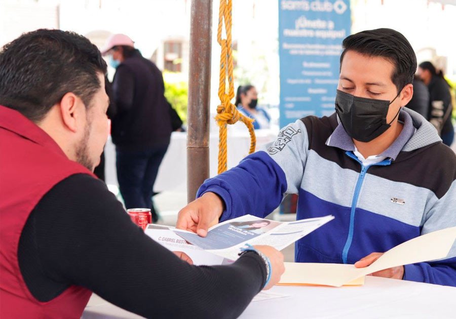 Organiza gobierno estatal Feria de Empleo en Agua Santa