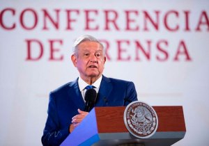 Confirma AMLO dos muertos en CDMX por sismo