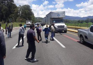 Segob llama al diálogo ante posible bloqueo de transportistas y productores