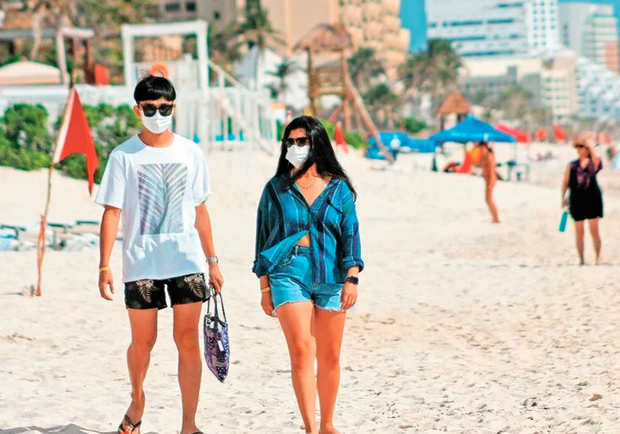 Siguen contagios de jóvenes en Cancún