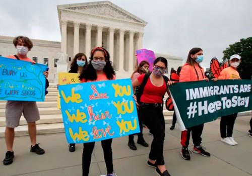 En aniversario de DACA, soñadores piden ciudadanía