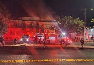 Sofocan incendio en La Gran Bodega de Xonacatepec