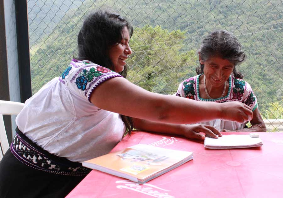 Ofrece IEEA programa educativo para hablantes de lengua indígena