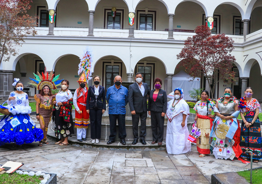 Impulsa Cultura tradiciones de Puebla con concurso de trajes típicos