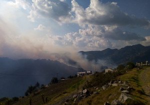 Por recrudecimiento de incendio forestal, gobierno estatal y especialistas determinan evacuar tres comunidades de Zacatlán