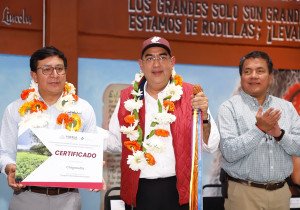 En Chignautla, Sergio Salomón llama a sociedad a seguir trabajando en equipo con las autoridades