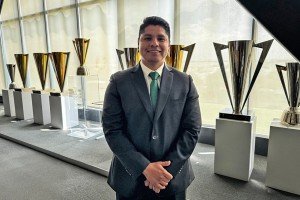 Omar Muñoz firma convenio de colaboración con la FEMEXFUT