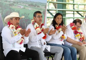 Con obras de infraestructura, Sergio Salomón mejora movilidad en Tochimilco y Acteopan