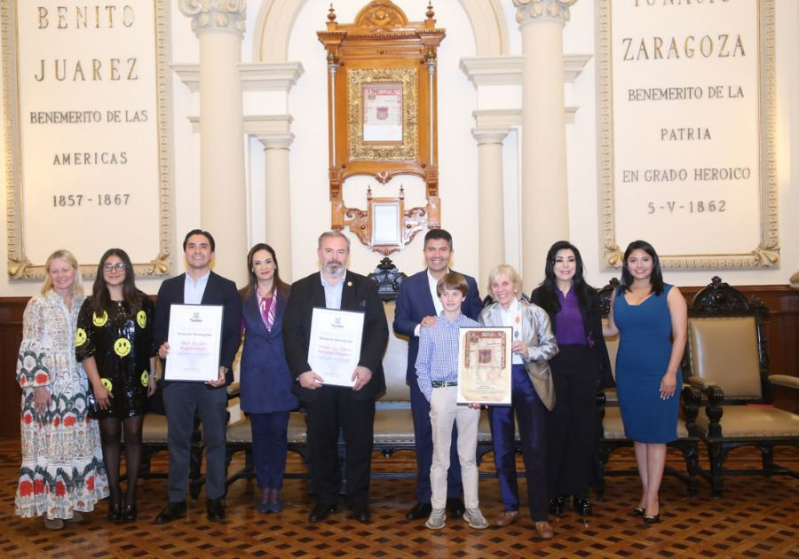 Entrega reconocimientos el Ayuntamiento de Puebla a Operation Smile