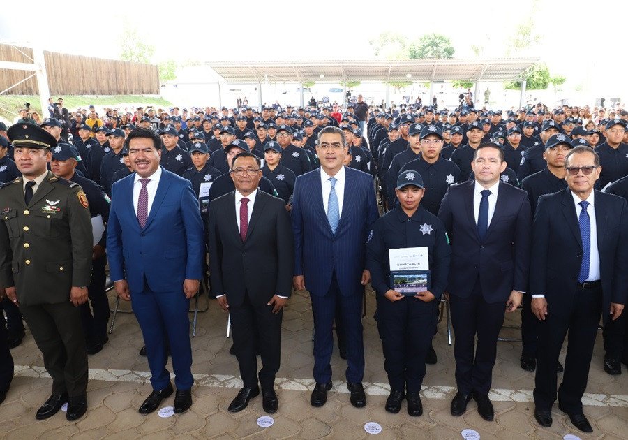 Encabeza Sergio Salomón graduación de 170 policías; los convoca a garantizar la paz social